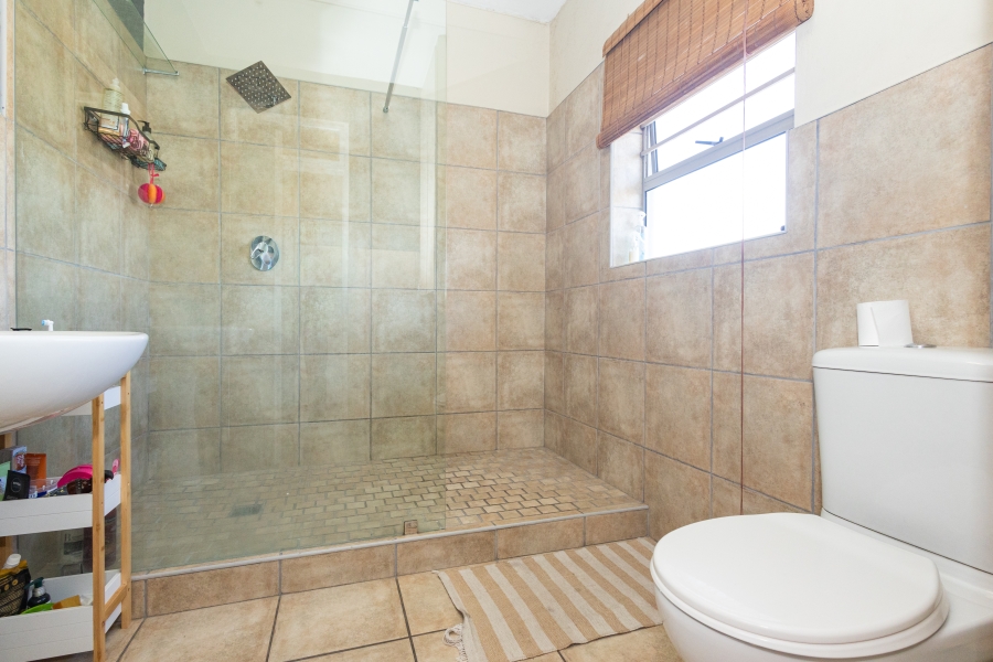 To Let 1 Bedroom Property for Rent in Bracken Heights Western Cape